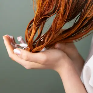 نرمکننده مو برای حفظ رطوبت و جلوگیری از خشکی