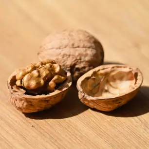 امگا 3 برای تقویت و مراقبت از موهای نازک و کمپشت