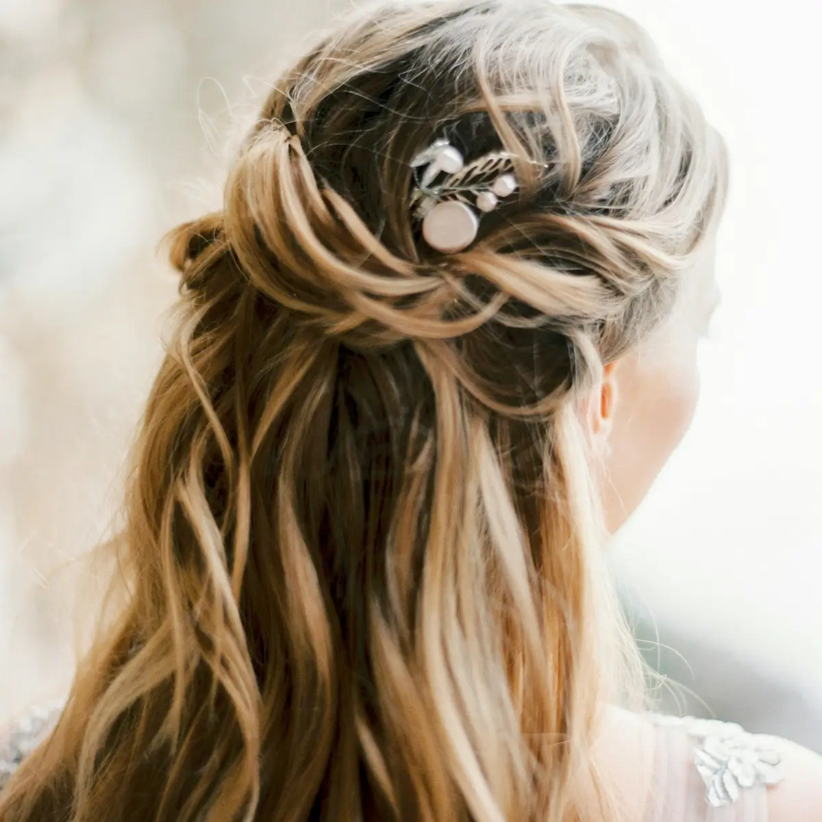 روتین مراقبت از موهای نازک و کم‌پشت برای افزایش حجم و استحکام