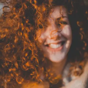 تأثیر تغییر فصل‌ها (تابستان، پاییز، زمستان، بهار) بر وضعیت موی فر